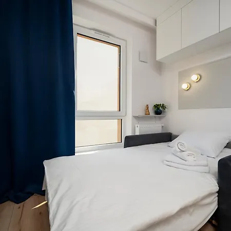 Platon Modern By Bookinghost * Łódź