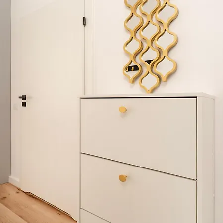Platon Modern Apartment *