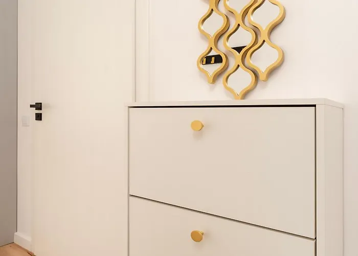 Platon Modern By Bookinghost Apartament *