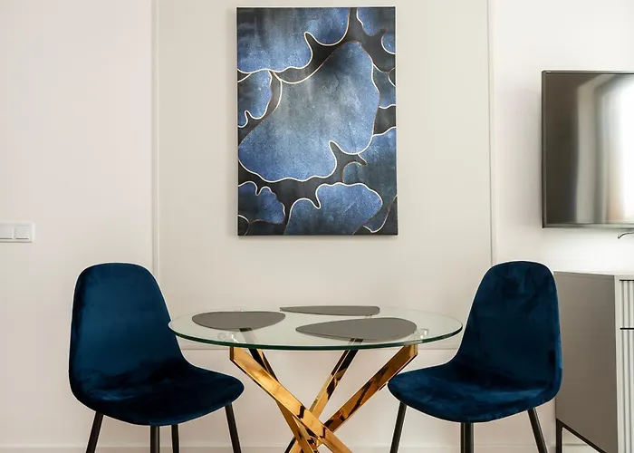 Platon Modern By Bookinghost * Łódź