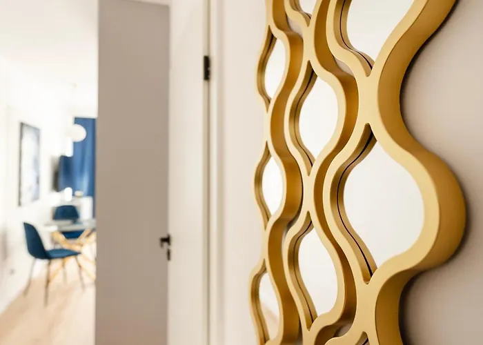 Platon Modern By Bookinghost Lodž