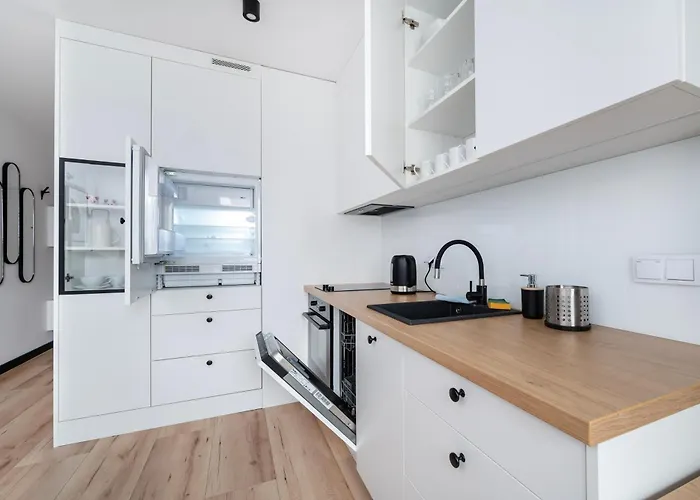 Platon Modern By Bookinghost Lodž